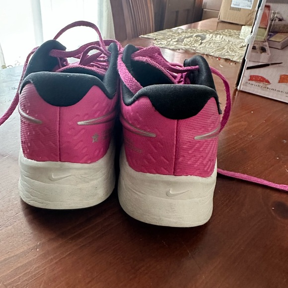 Purple/Pink Nike Running Shoes - Picture 10 of 10